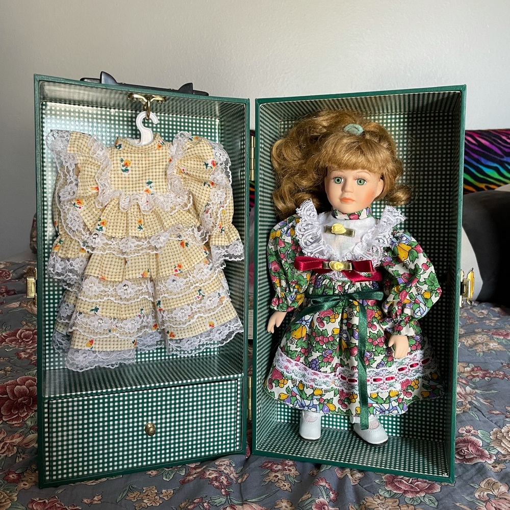 VINTAGE DOLL Last Impression - Picture 2 of 9